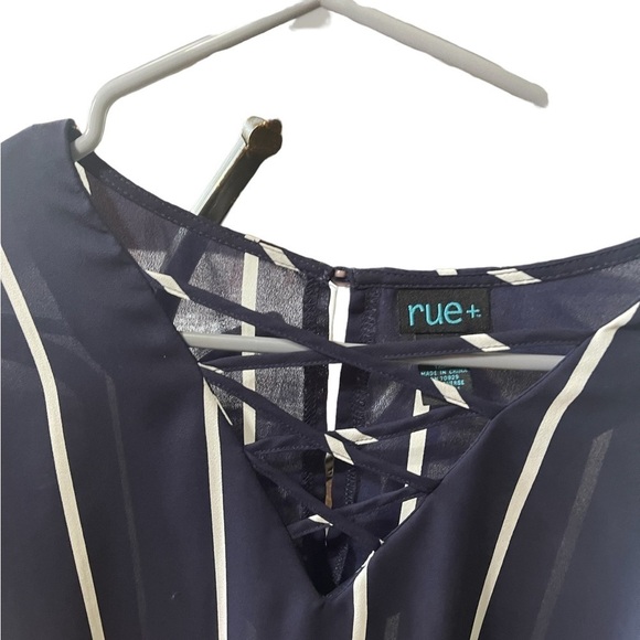 Size 3X Rue + blue and white blouse - Picture 3 of 6